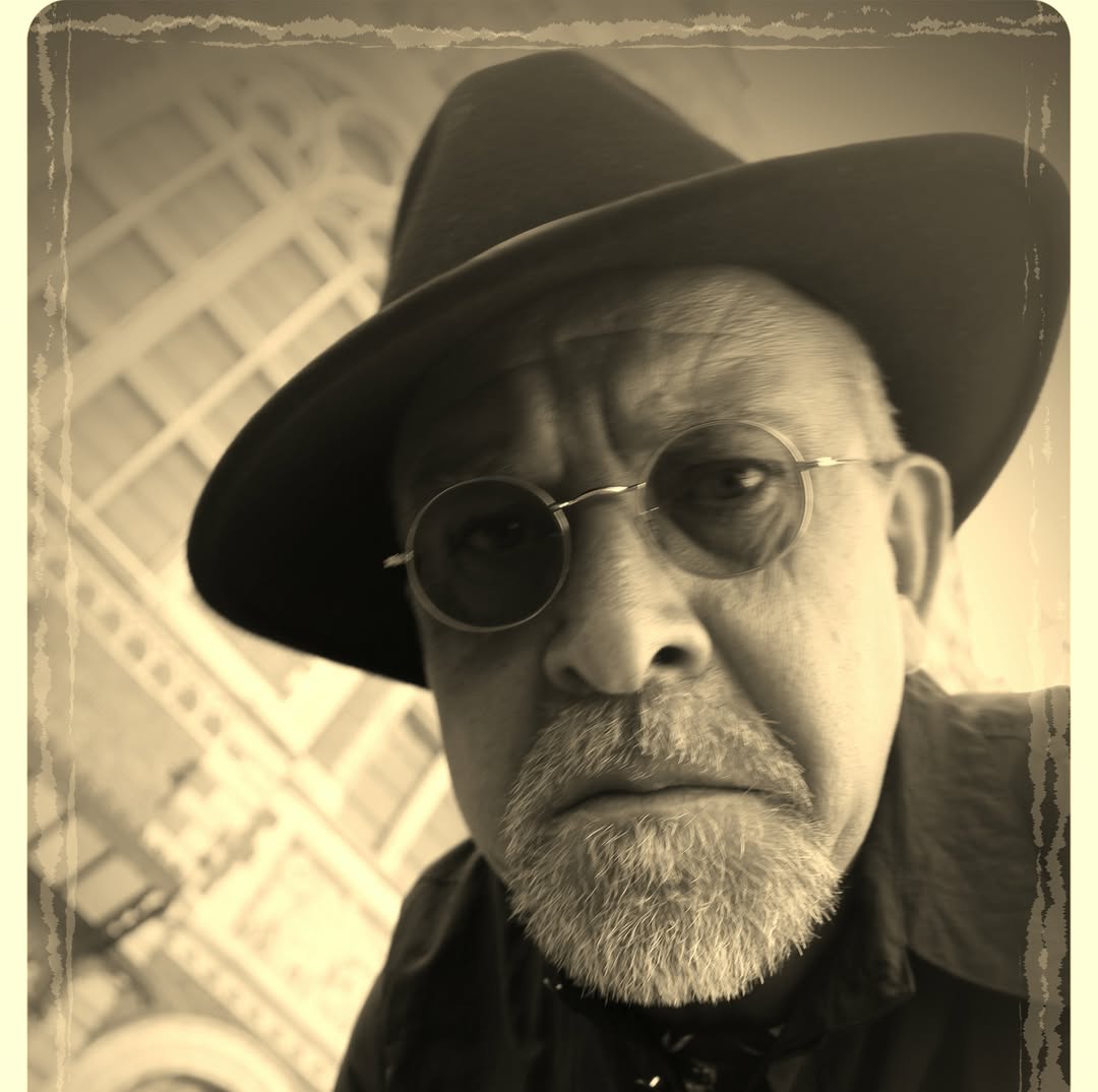 ילד לומד קסמים עם קליוסטרו