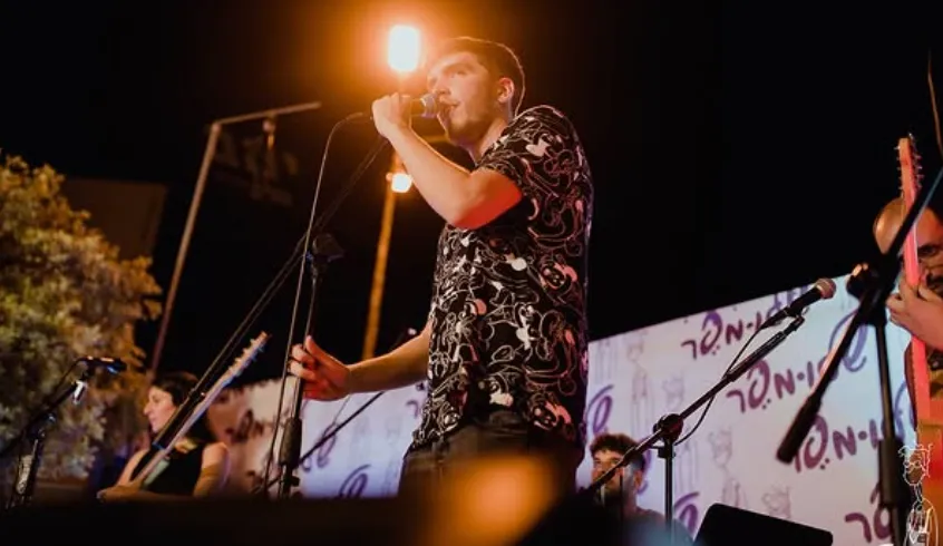 רז פרי באולפן הקלטות