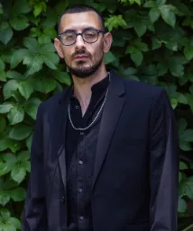 מניהול משברים לחיים שפויים: הדרך המעשית להציב גבולות ולהחזיר את השליטה מול ילד מכור